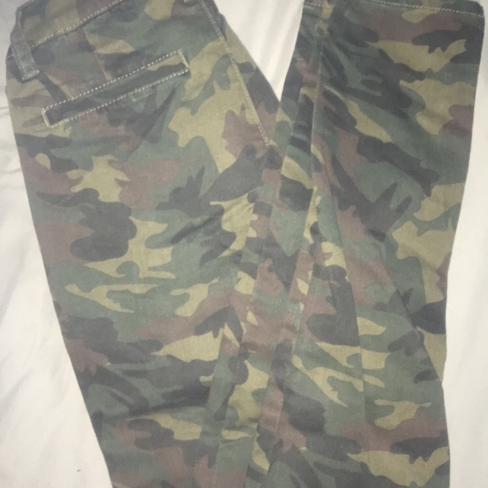 🎂 Camo Print Jeans
